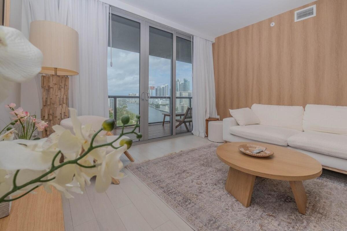 2B 2B Luxury Ocean Views Apt In Hallandale Beach Apartment Exterior photo